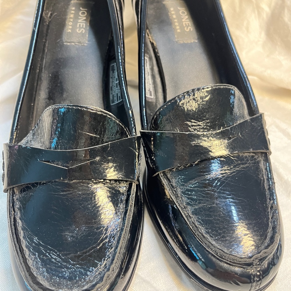 Elegant Black Patent Leather Loafers - Picture 3 of 8